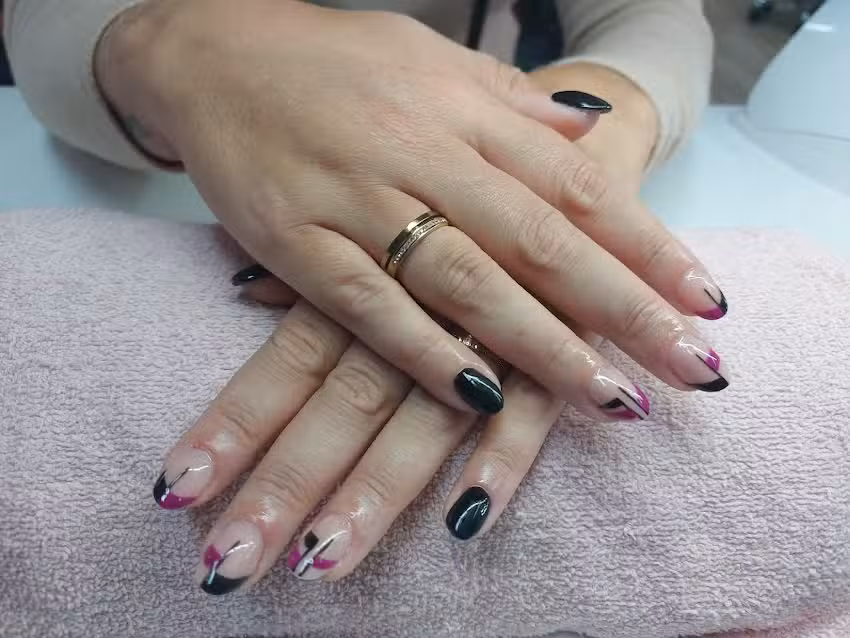 Alména Beauty Professionals