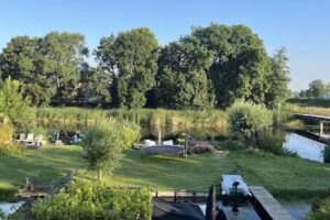 Barrie’s Beauty Bar