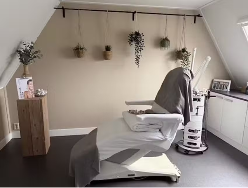 Care N Beauty by Madelon