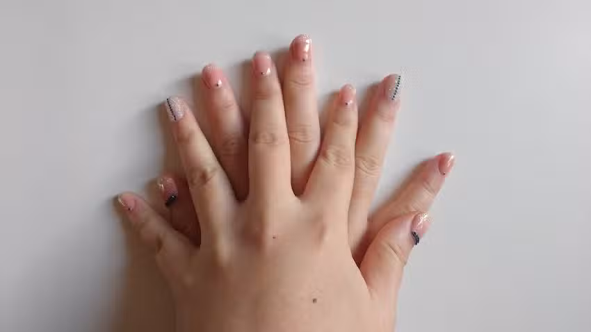 Cwcare – massage – extensions – nails