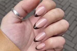 Ezoncs Beauty Salon | Biab nagels | Acrylnagels Den haag