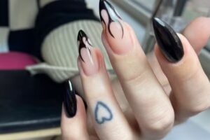 Ezoncs Beauty Salon | Biab nagels | Acrylnagels Den haag