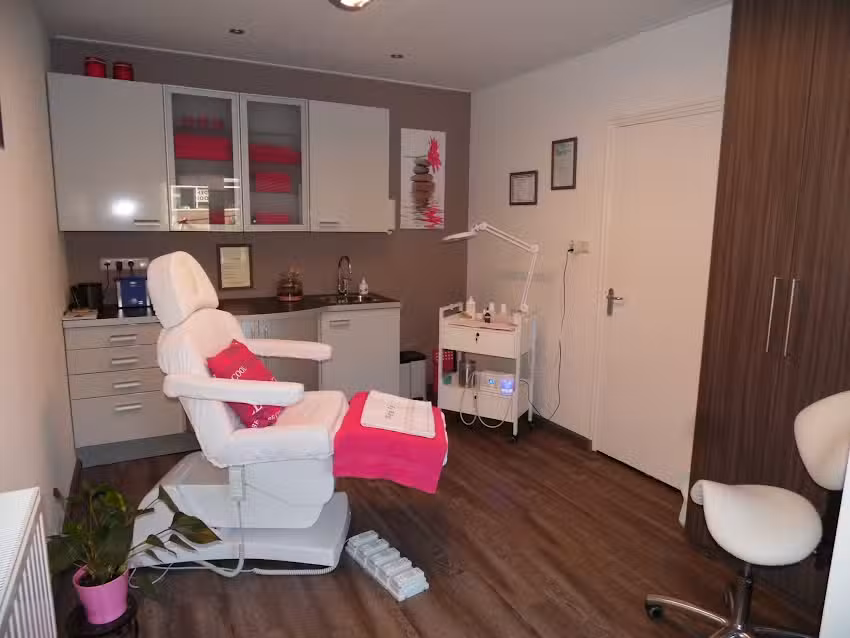 Fine Feet Nederasselt (pedicuresalon)