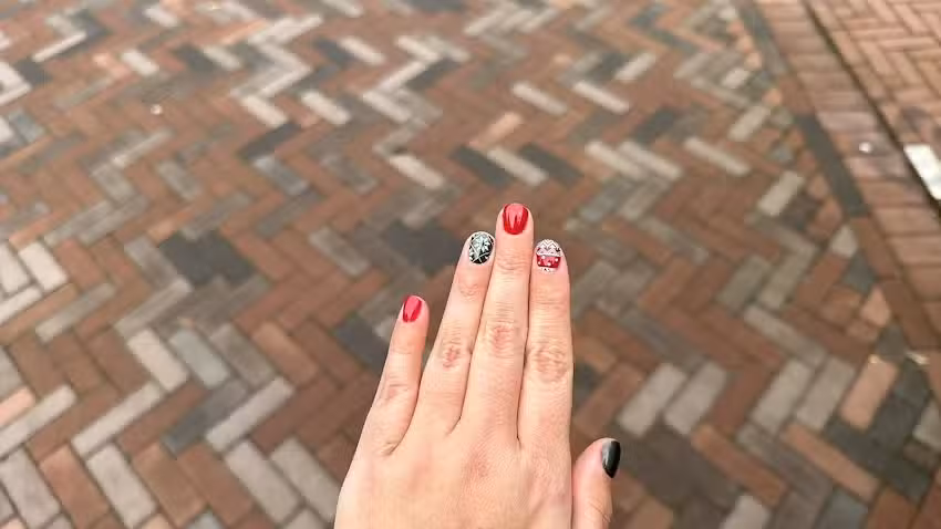Glorious nails