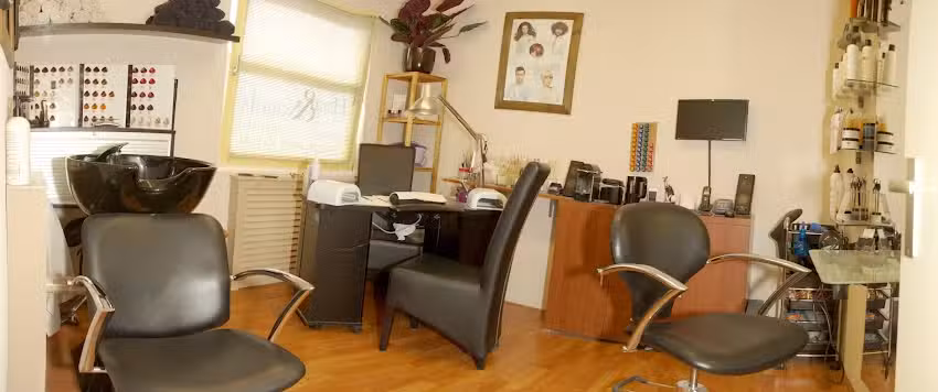 Haar & Nagels Kapsalon en Nagelstudio