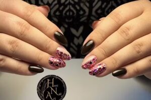 Hasti Nail Art