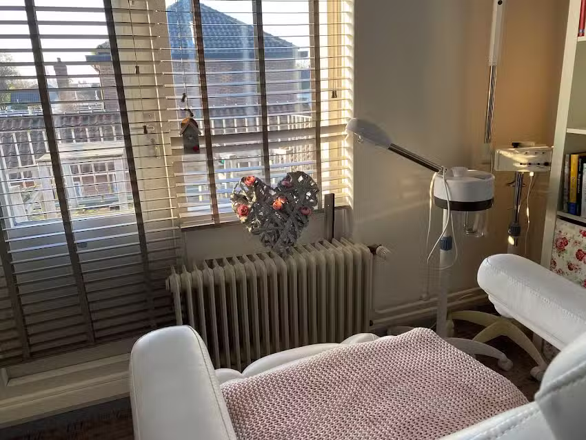 Huidinstituut Esther Akker