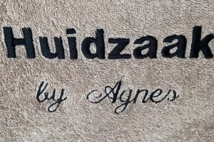 Huidzaak by Agnes