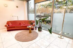 Jolly’s Beauty Bar