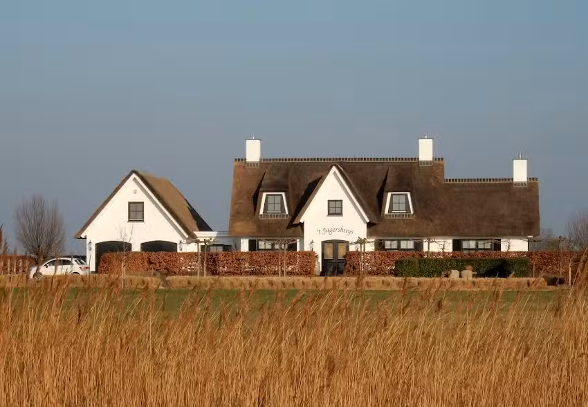 La Beauty by Adalina