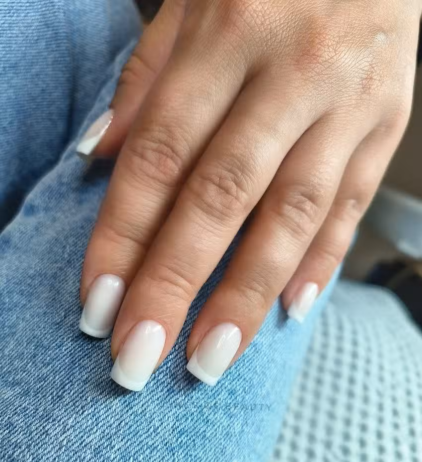 Lines of Beauty. High quality lashes, manicure and pedicure