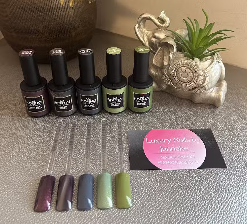 Luxury Nails by Janneke