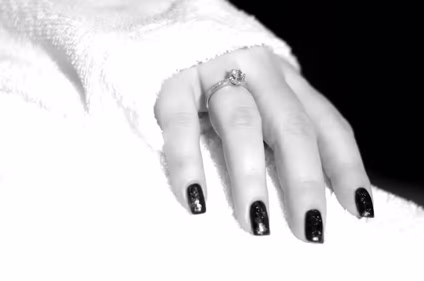 Lxnbyc | Wimperextensions | Haarextensions | Gellak nagels | Spijkenisse