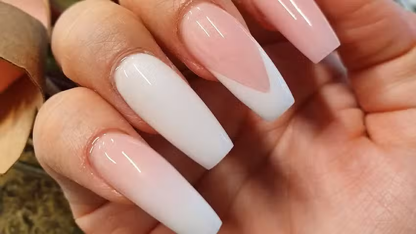 Miss nails & spa. Koopzondag(eerste en laatste zondag) open