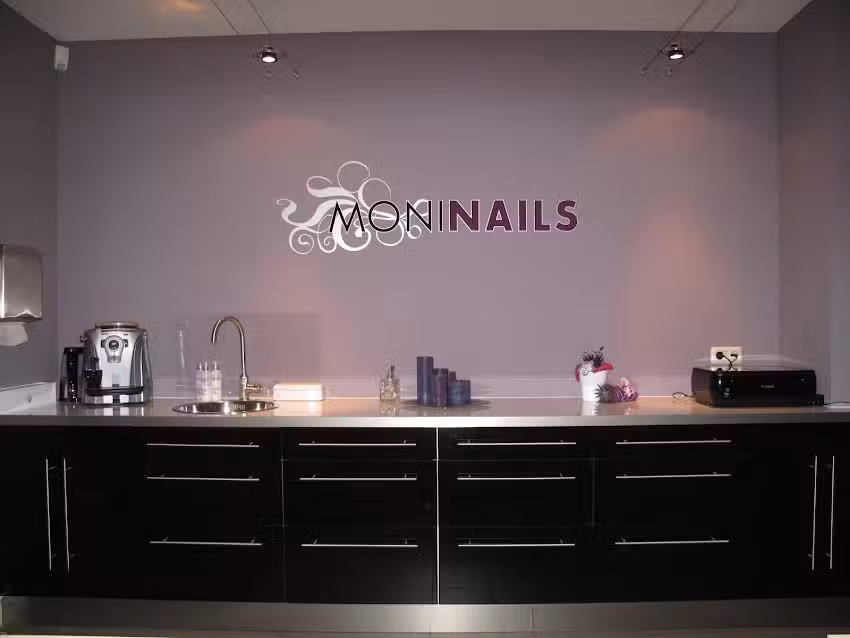 Moninails