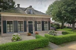 Mrs. B. (Nails and More)