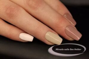 Nagelsalon Miracle nails Den Helder contact en BELLEN kan alleen via whatsapp,. (Behandeling volgens online afspraak maken)