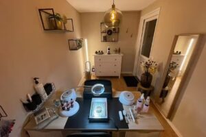 Nails and Coffee Salon