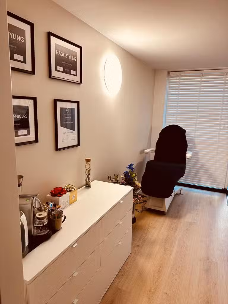 Pedicure & Nails by Almaz