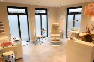 PURE Pedicure & Manicure