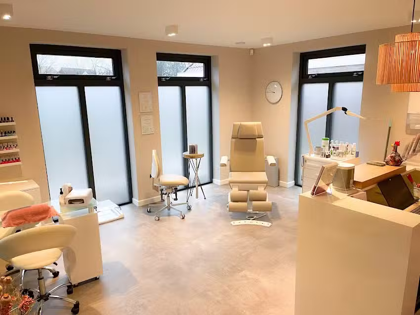 PURE Pedicure & Manicure