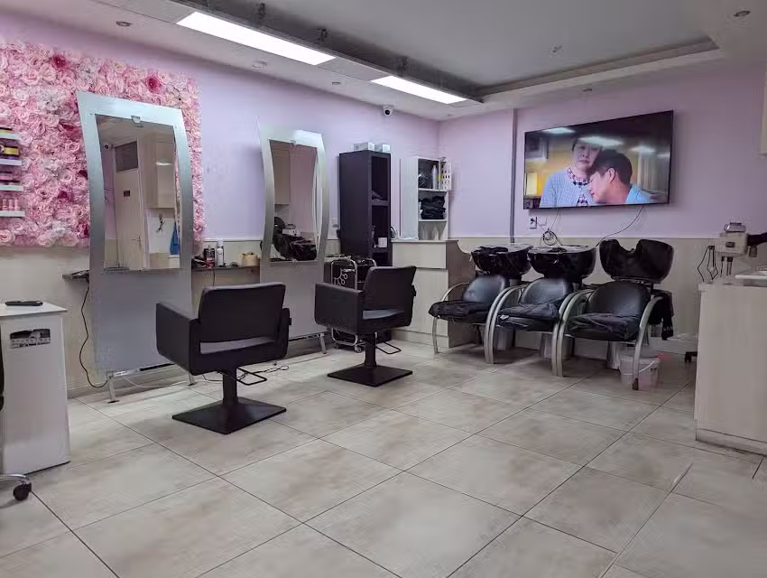 Rose beauty and nails