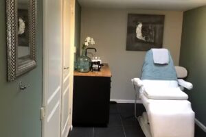 Schoonheidssalon PUUR by Esther