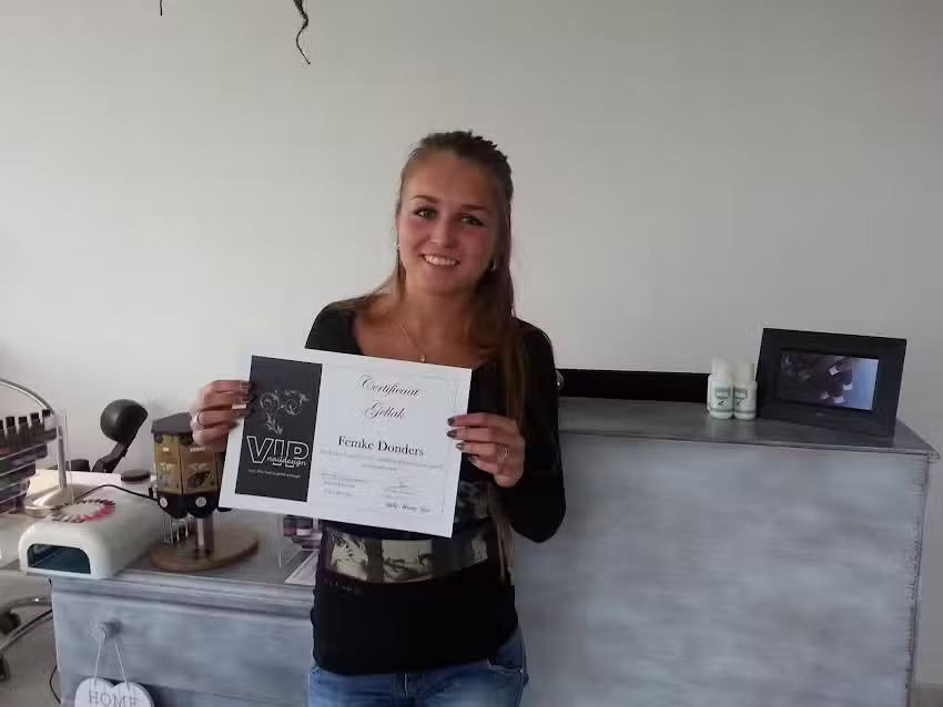 Shilly Beauty Care – Nagelsalon Shop Opleidingen