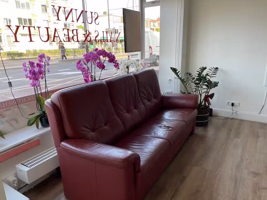 Sunny Nails & Beauty