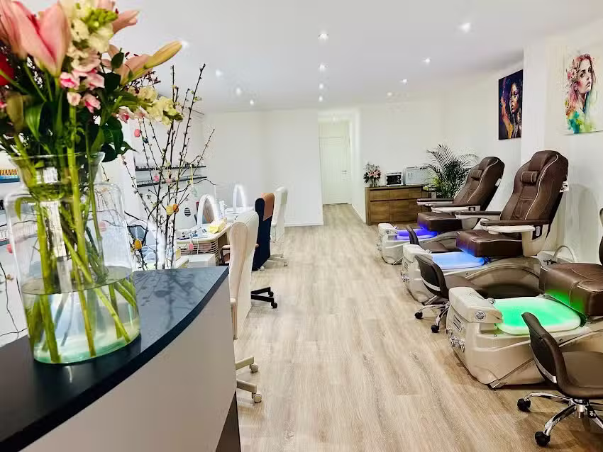 Sunny’s Beauty House