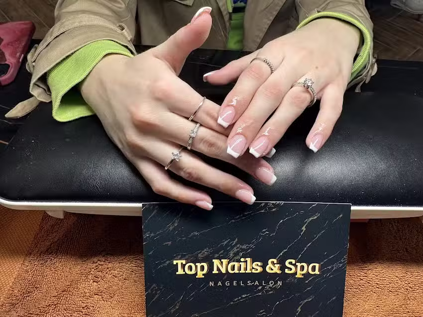 Top Nails & Spa